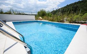 Mila And Jurija Formenti 2 Apartments In Heart Of Nautic Marina, With Heated Swimming Pool, Bikes, Sup, Kajak
