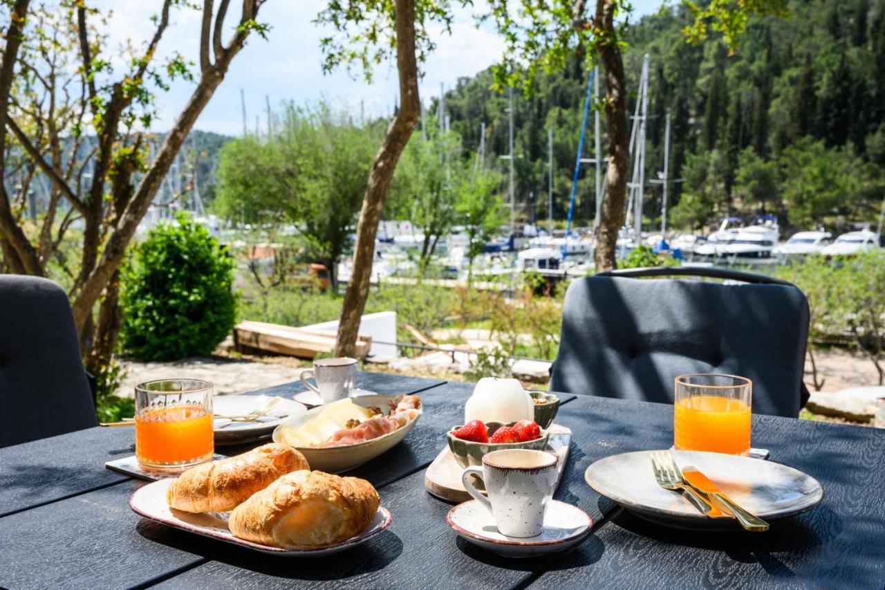 Mila And Jurija Formenti 2 Apartments In Heart Of Nautic Marina, With Heated Swimming Pool, Bikes, Sup, Kajak Skradin Exterior photo