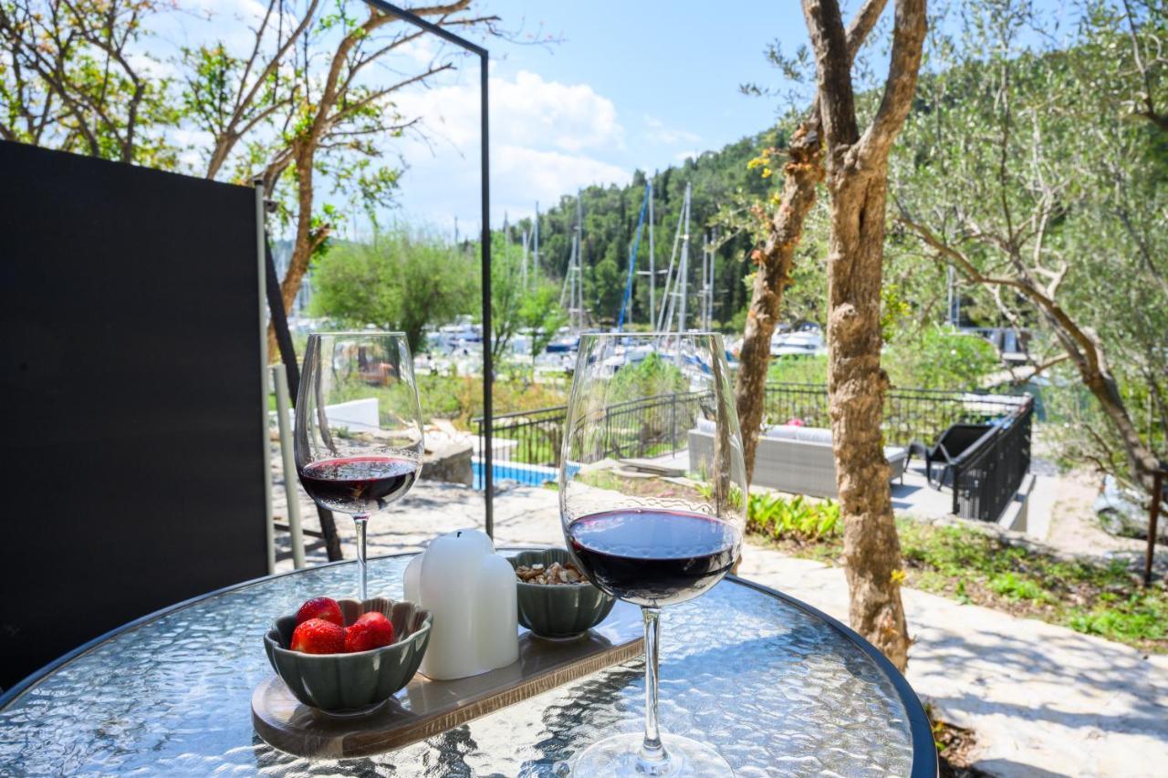 Mila And Jurija Formenti 2 Apartments In Heart Of Nautic Marina, With Heated Swimming Pool, Bikes, Sup, Kajak Skradin Exterior photo