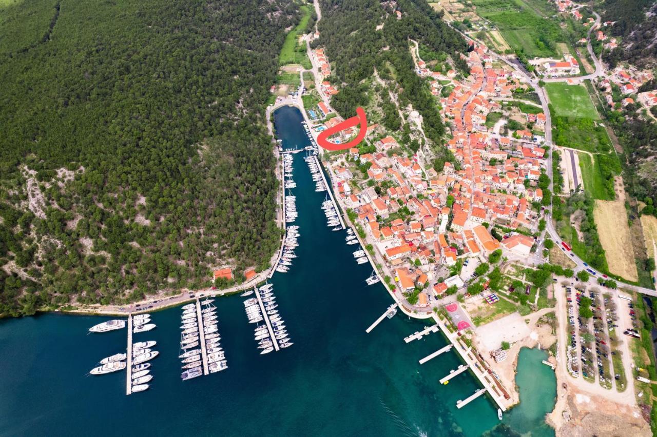 Mila And Jurija Formenti 2 Apartments In Heart Of Nautic Marina, With Heated Swimming Pool, Bikes, Sup, Kajak Skradin Exterior photo