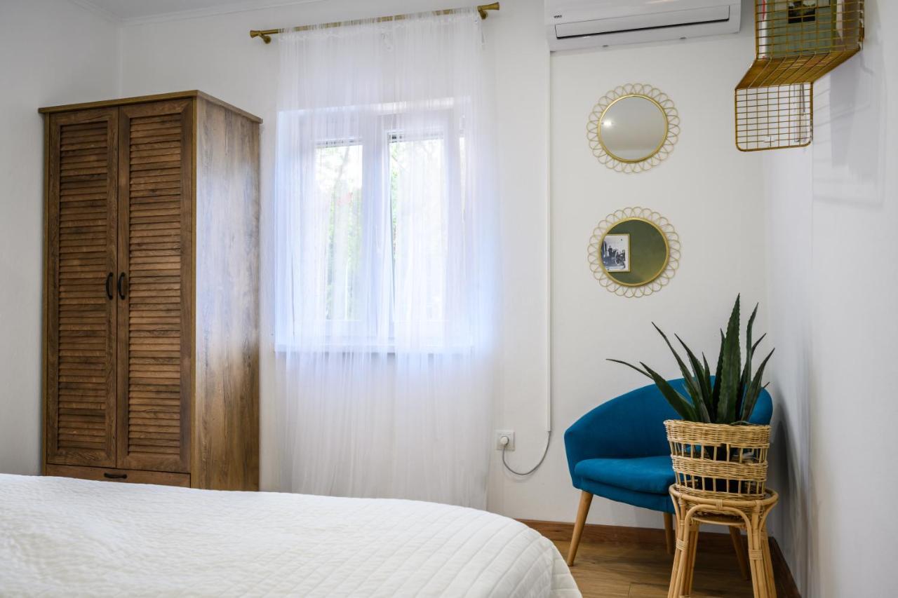 Mila And Jurija Formenti 2 Apartments In Heart Of Nautic Marina, With Heated Swimming Pool, Bikes, Sup, Kajak Skradin Exterior photo