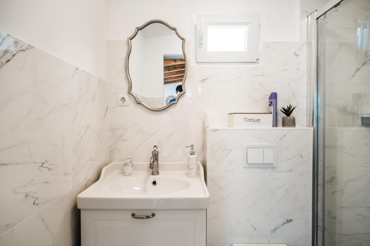 Mila And Jurija Formenti 2 Apartments In Heart Of Nautic Marina, With Heated Swimming Pool, Bikes, Sup, Kajak Skradin Exterior photo