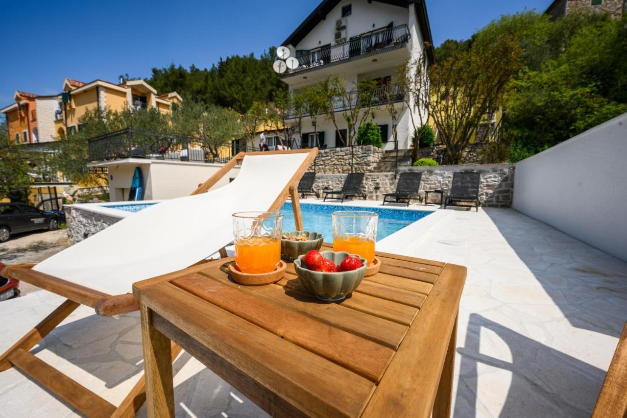 Mila And Jurija Formenti 2 Apartments In Heart Of Nautic Marina, With Heated Swimming Pool, Bikes, Sup, Kajak Skradin Exterior photo