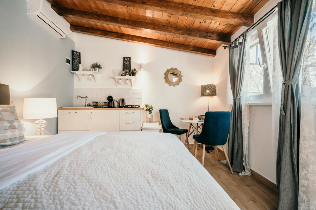 Mila And Jurija Formenti 2 Apartments In Heart Of Nautic Marina, With Heated Swimming Pool, Bikes, Sup, Kajak Skradin Exterior photo