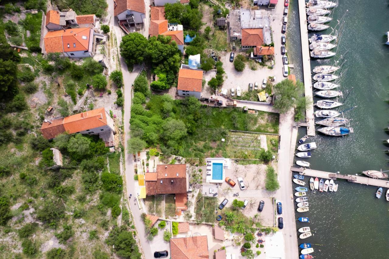 Mila And Jurija Formenti 2 Apartments In Heart Of Nautic Marina, With Heated Swimming Pool, Bikes, Sup, Kajak Skradin Exterior photo